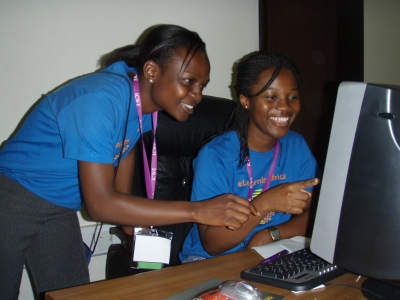 Anita and Gloria from Ashesi University College at work at the eLA 2008