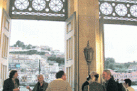 EDEN Conference participants during a coffee break