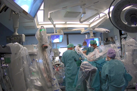 Live Robotic Surgery Transmission